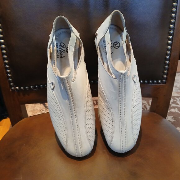 Mens leather casual vacation shoes. - Picture 5 of 8